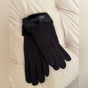 UGG GLOVES WINTER BLACK NWT